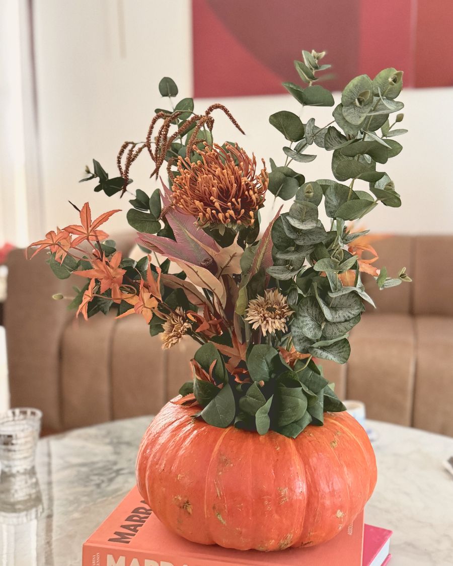 A table size floral pumpkin